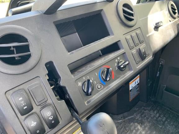 Image of John Deere XUV 845M equipment image 3