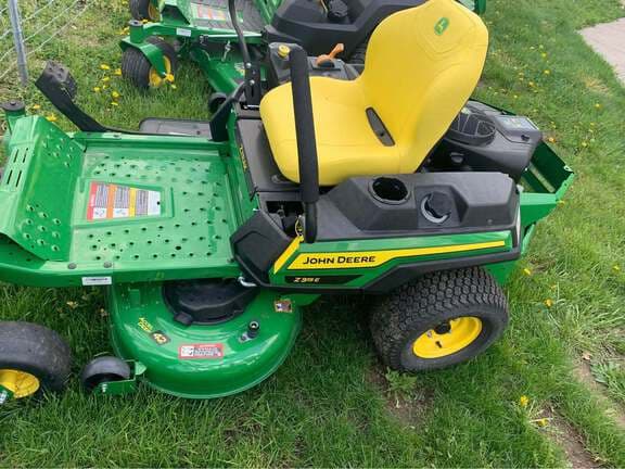 Image of John Deere Z315E equipment image 2