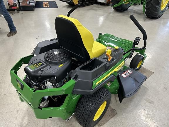 Image of John Deere Z315E equipment image 4