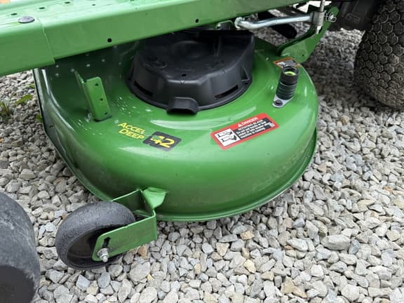 Image of John Deere Z315E equipment image 1