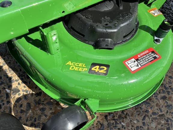 Image of John Deere Z320M equipment image 3