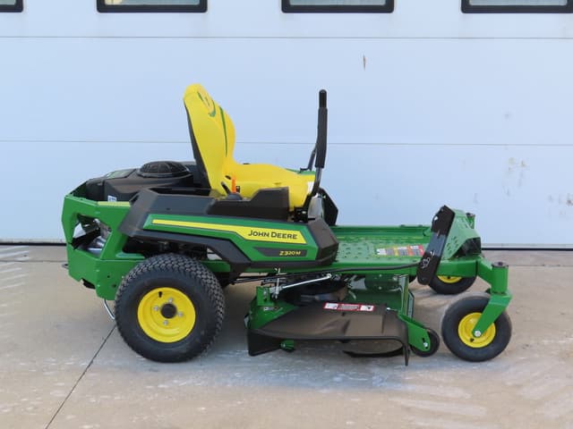Image of John Deere Z320M equipment image 3