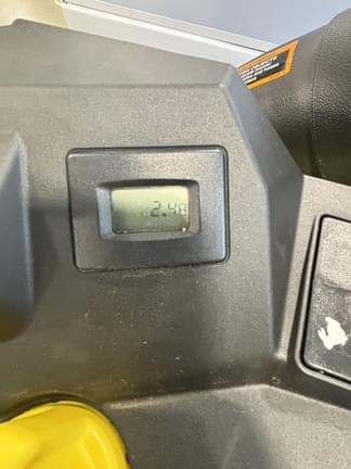 Image of John Deere Z320M equipment image 4