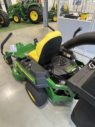 Image of John Deere Z320M equipment image 3