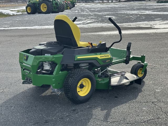 Image of John Deere Z320M equipment image 2