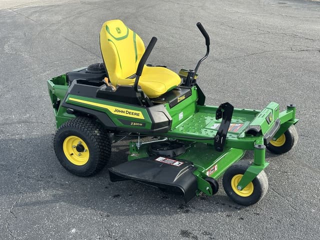 Image of John Deere Z320M equipment image 3