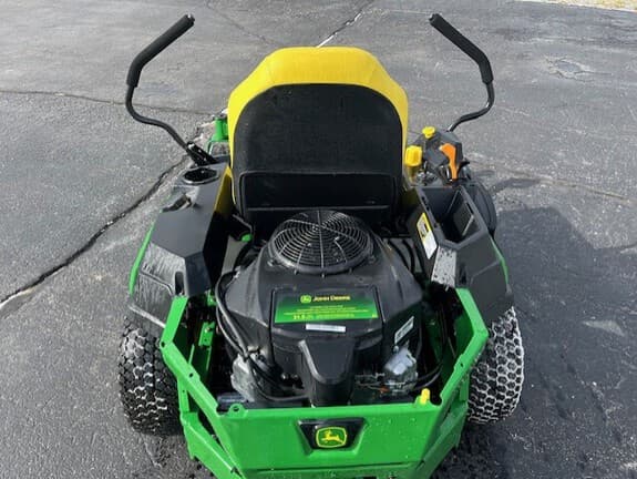 Image of John Deere Z320M equipment image 3