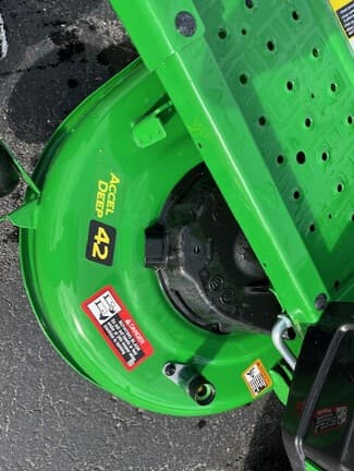 Image of John Deere Z320M equipment image 4