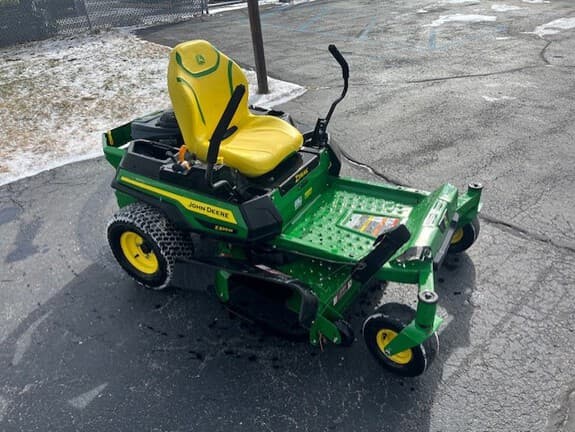 Image of John Deere Z320M equipment image 2