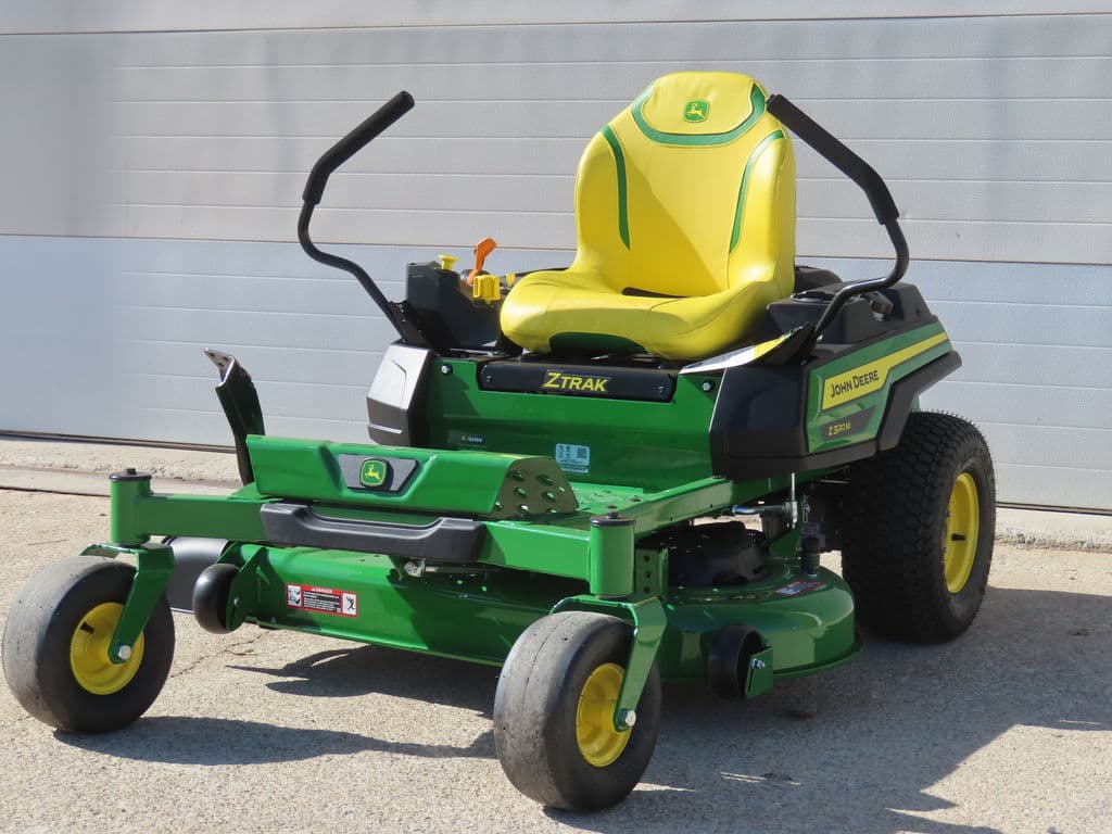 Image of John Deere Z320M Image 1