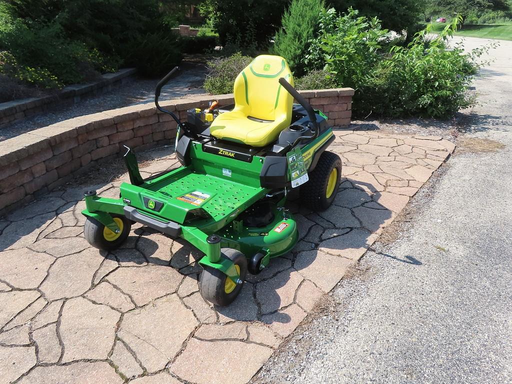 Image of John Deere Z320M Image 0