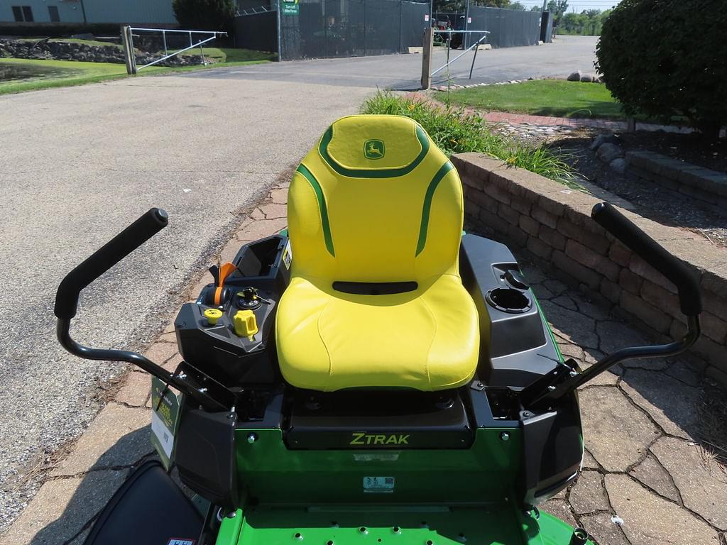 Image of John Deere Z320M Image 1