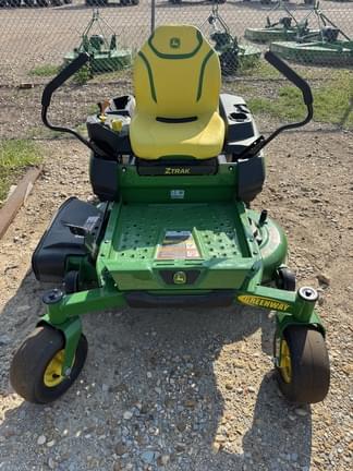 Image of John Deere Z320M equipment image 2