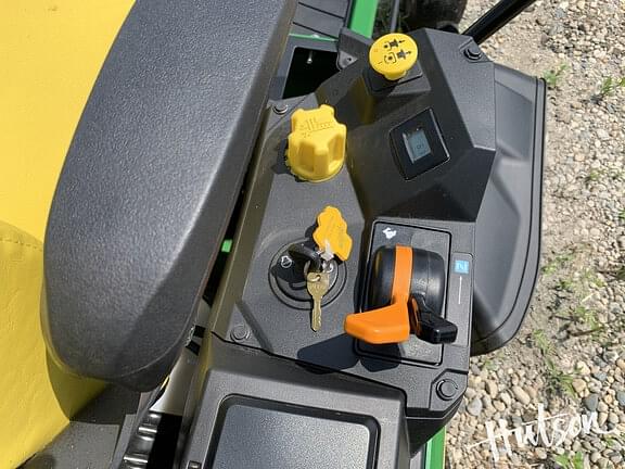 Image of John Deere Z320R equipment image 4