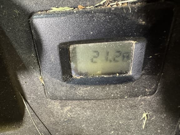 Image of John Deere Z320R equipment image 4