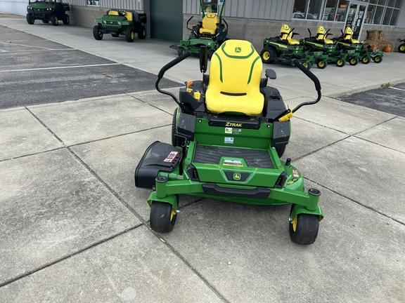 Image of John Deere Z320R equipment image 2
