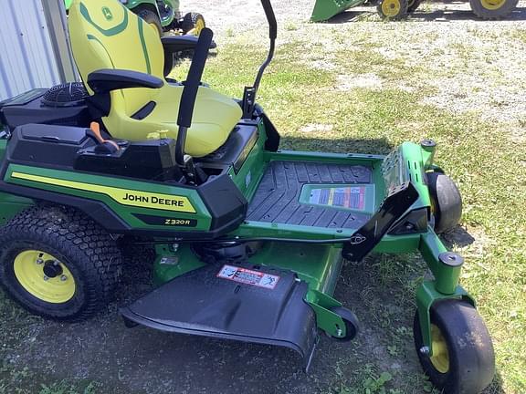 Image of John Deere Z320R equipment image 1