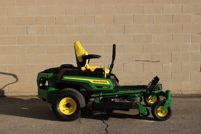 Image of John Deere Z320R equipment image 1
