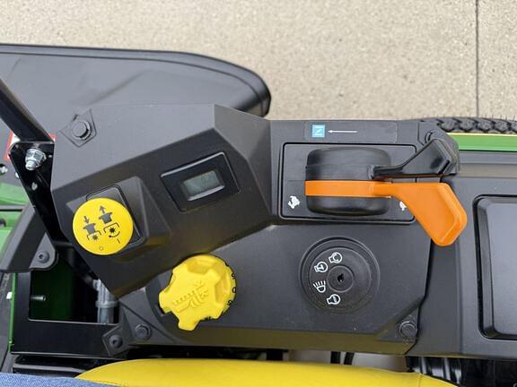 Image of John Deere Z320R equipment image 3