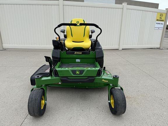 Image of John Deere Z320R equipment image 1