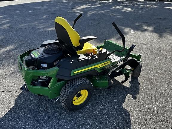 Image of John Deere Z320R equipment image 3