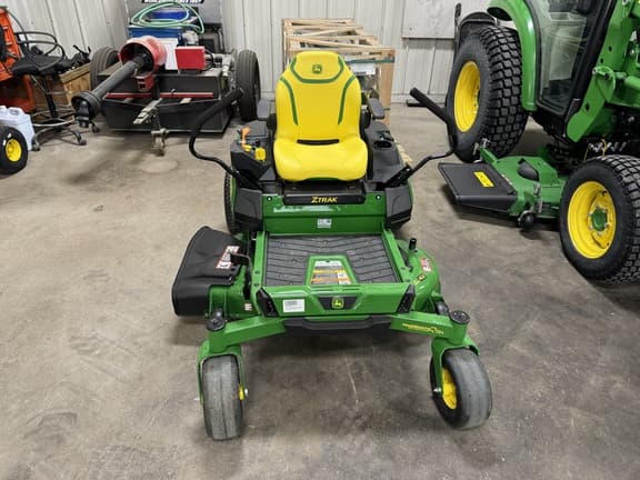 Image of John Deere Z320R equipment image 1