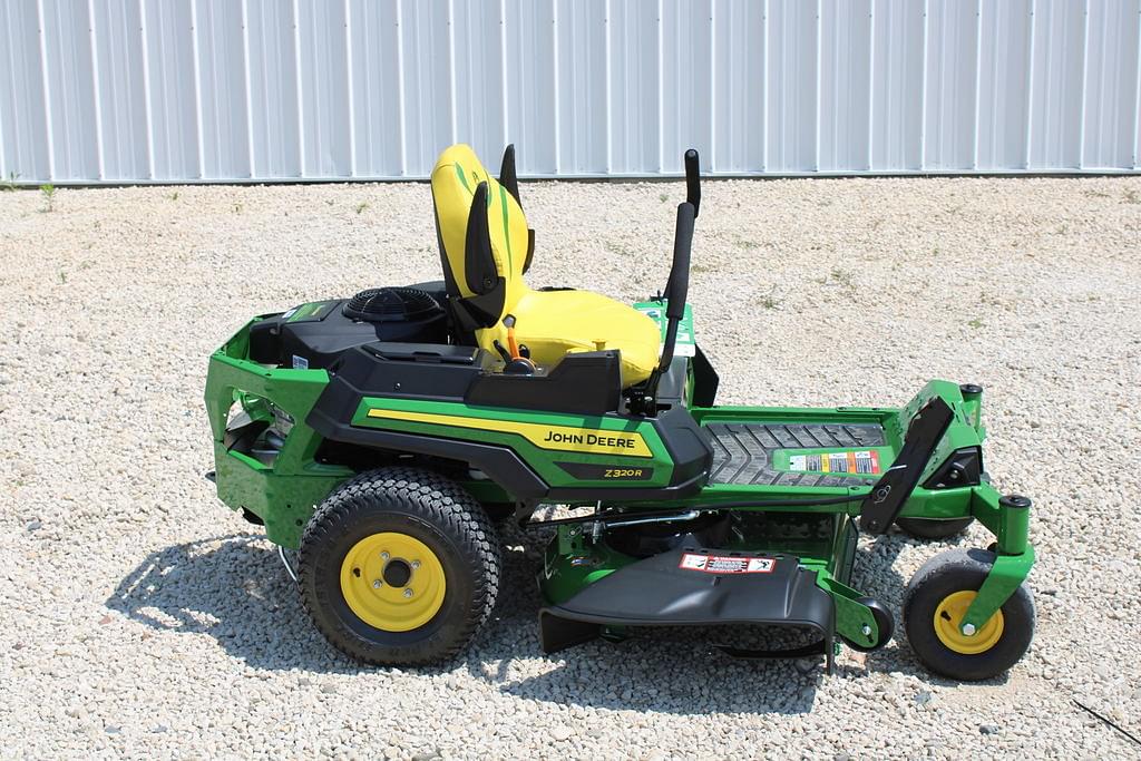 Image of John Deere Z320R Image 1
