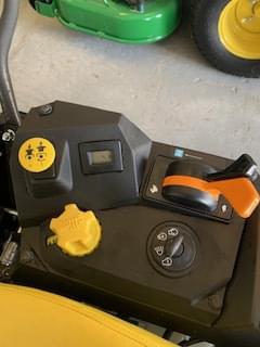 Image of John Deere Z320R equipment image 4