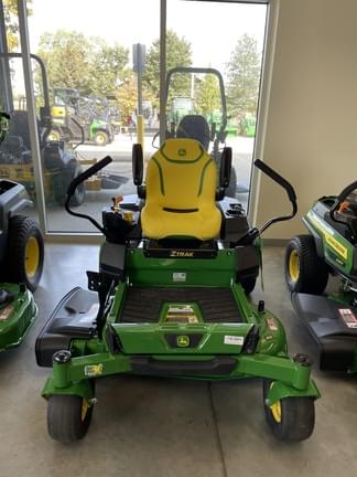 Image of John Deere Z320R equipment image 1