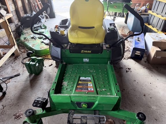 2025 John Deere Z325E Equipment Image0