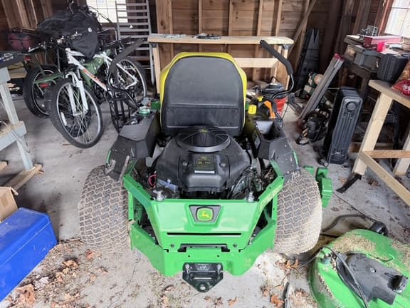 Image of John Deere Z325E equipment image 1