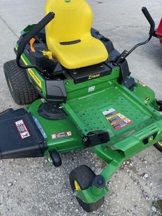 Image of John Deere Z325E Image 0
