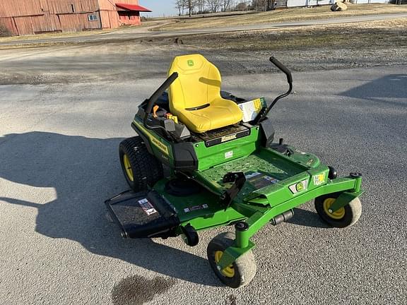 Image of John Deere Z325E equipment image 1