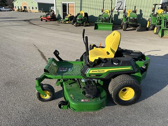 Image of John Deere Z325E equipment image 3