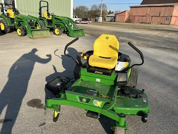 Image of John Deere Z325E equipment image 2