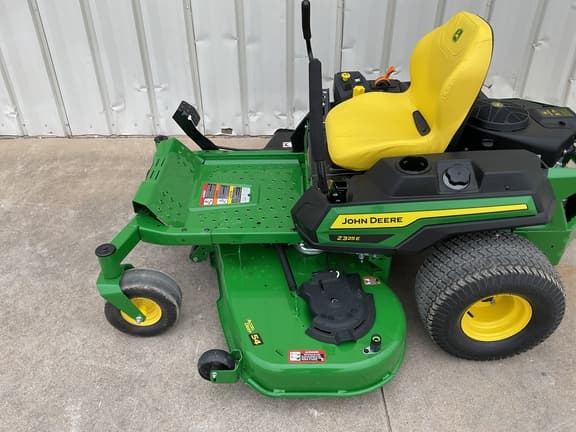 Image of John Deere Z325E equipment image 4