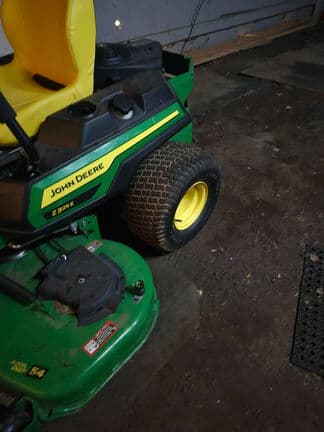 Image of John Deere Z325E Image 1