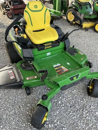 Image of John Deere Z330M equipment image 3