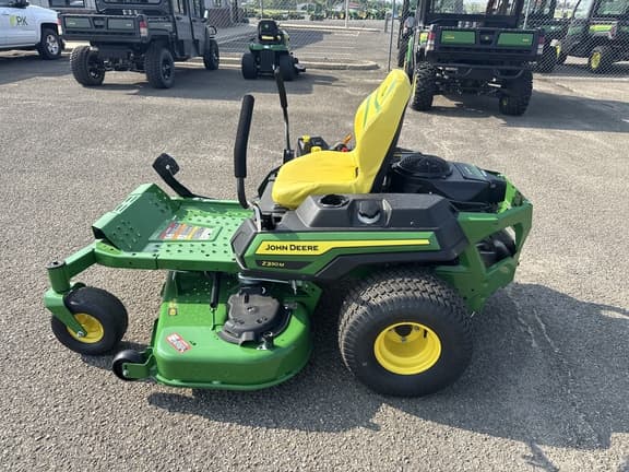 Image of John Deere Z330M equipment image 4