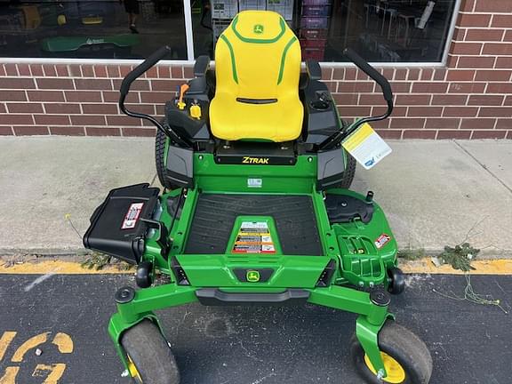 Image of John Deere Z330M Primary image