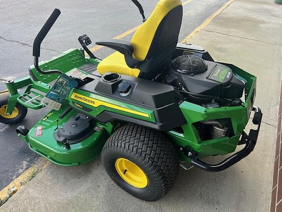 Image of John Deere Z330M equipment image 3