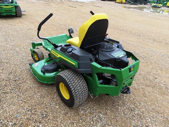 Image of John Deere Z330M equipment image 3