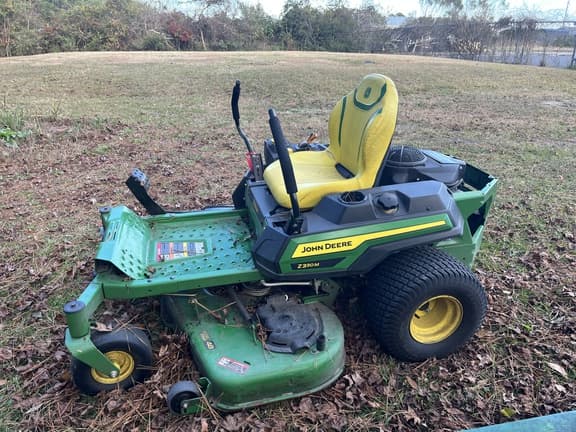 Image of John Deere Z330M equipment image 3