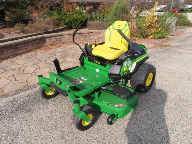 Image of John Deere Z330M equipment image 4