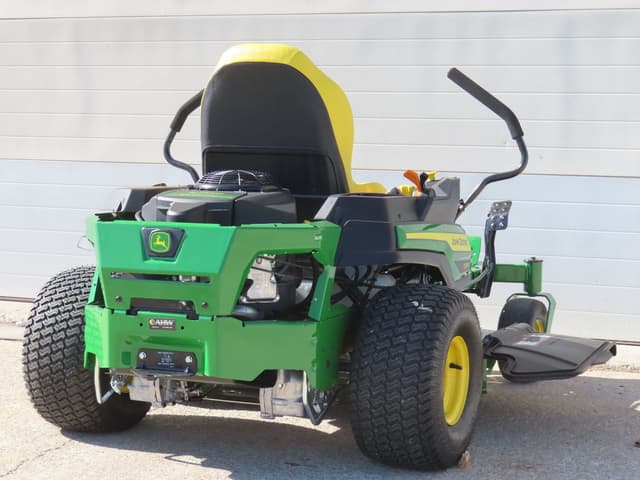 Image of John Deere Z330M equipment image 2