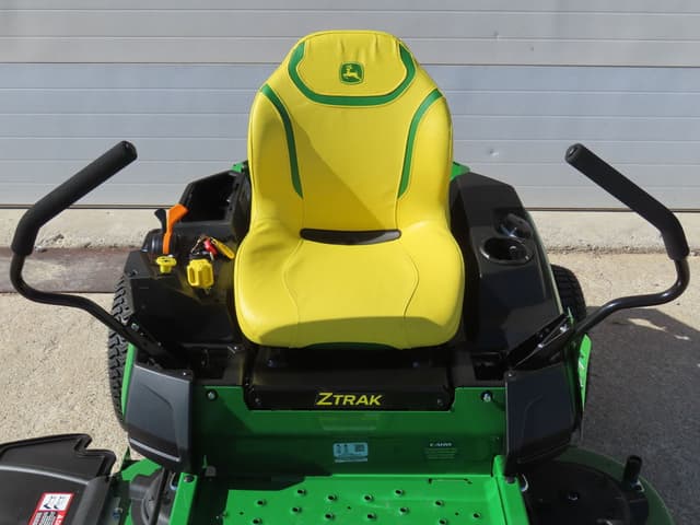 Image of John Deere Z330M equipment image 4
