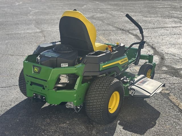 Image of John Deere Z330M equipment image 4