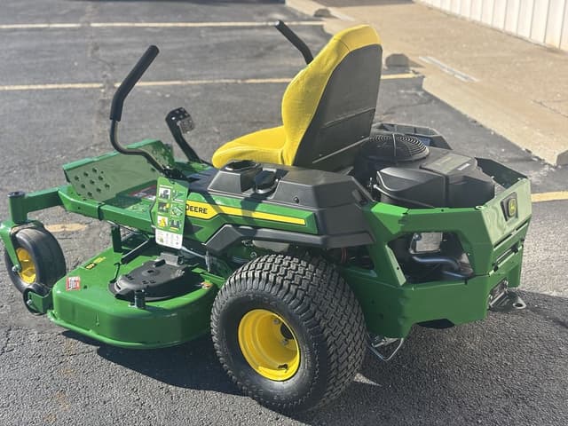 Image of John Deere Z330M equipment image 1
