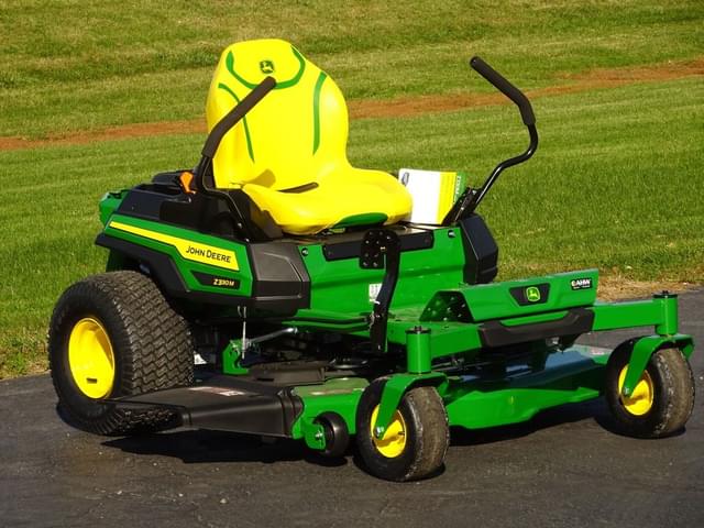 Image of John Deere Z330M equipment image 1