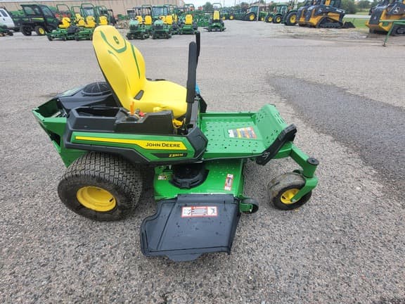 Image of John Deere Z330M equipment image 4